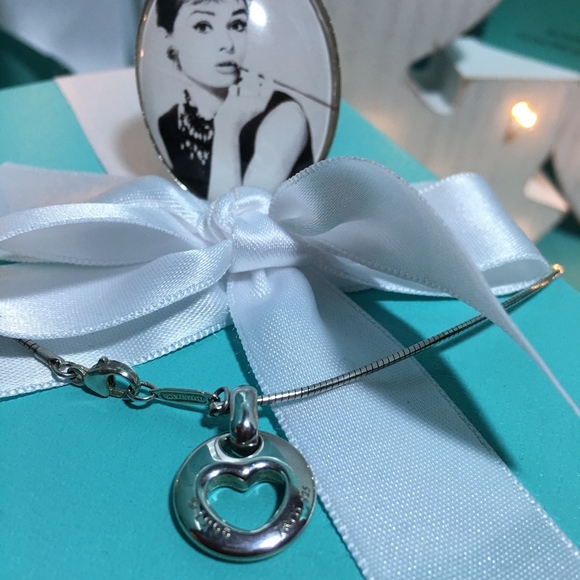 TIFFANY & CO. HEART STENCIL CUT-OUT NECKLACE - Picture 3 of 8